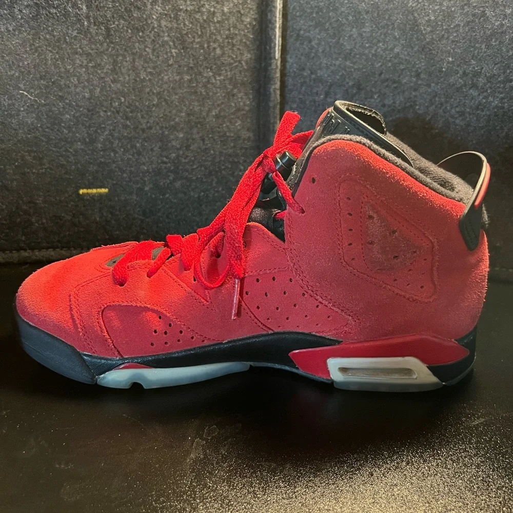 Nike‎ Air Jordan 6 Retro Toro Bravo Boys Size 7Y Red Basketball Shoes Sneakers